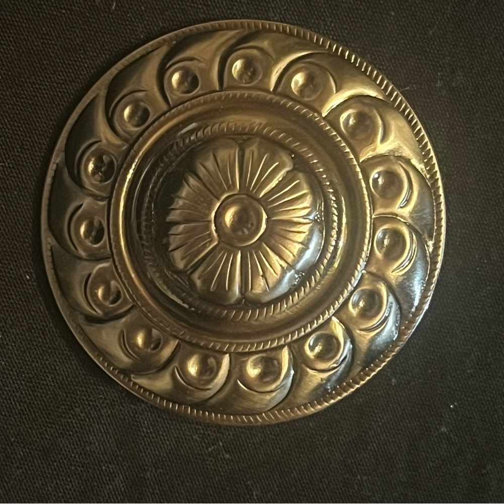 Vintage Silver Tone Scarf Clip with raised Floral center and scalloped edges
